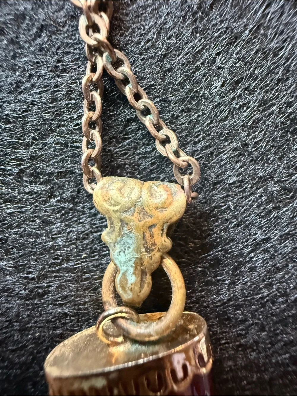 N/A curved horn